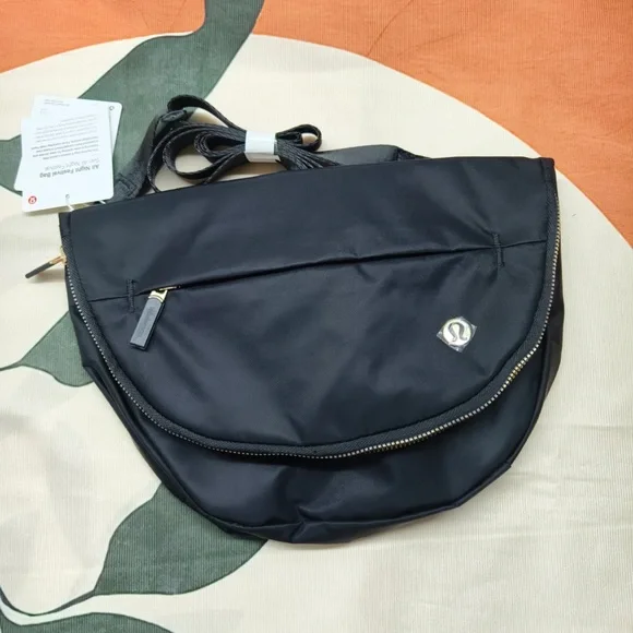 🌟 Lululemon All Night Festival Bag Micro 5L | Black Crossbody - Picture 1 of 4